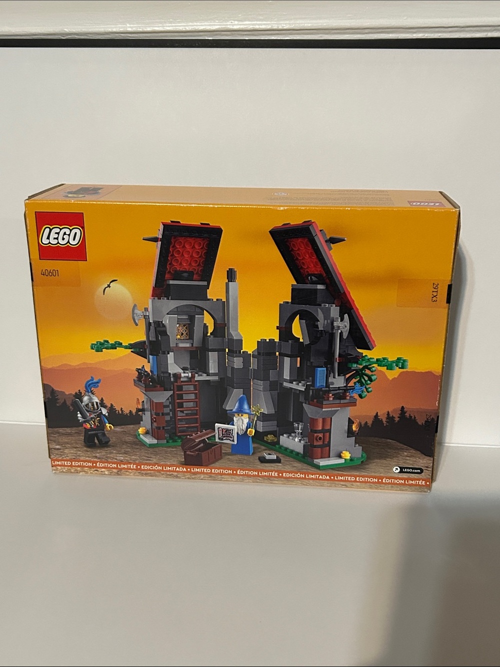Rare/Lego Gray and Black Castle Playset with Red Roof Accents